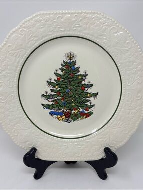 Cuthbertson Original Christmas Tree Dinner Plate 10.5” Dickens Embossed England